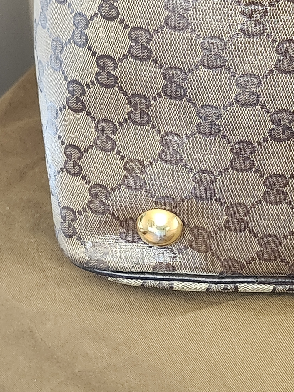 Gucci GG Crystal Babouska Hysteria Boston Bag featuring heart-shaped charm - Picture 8 of 16